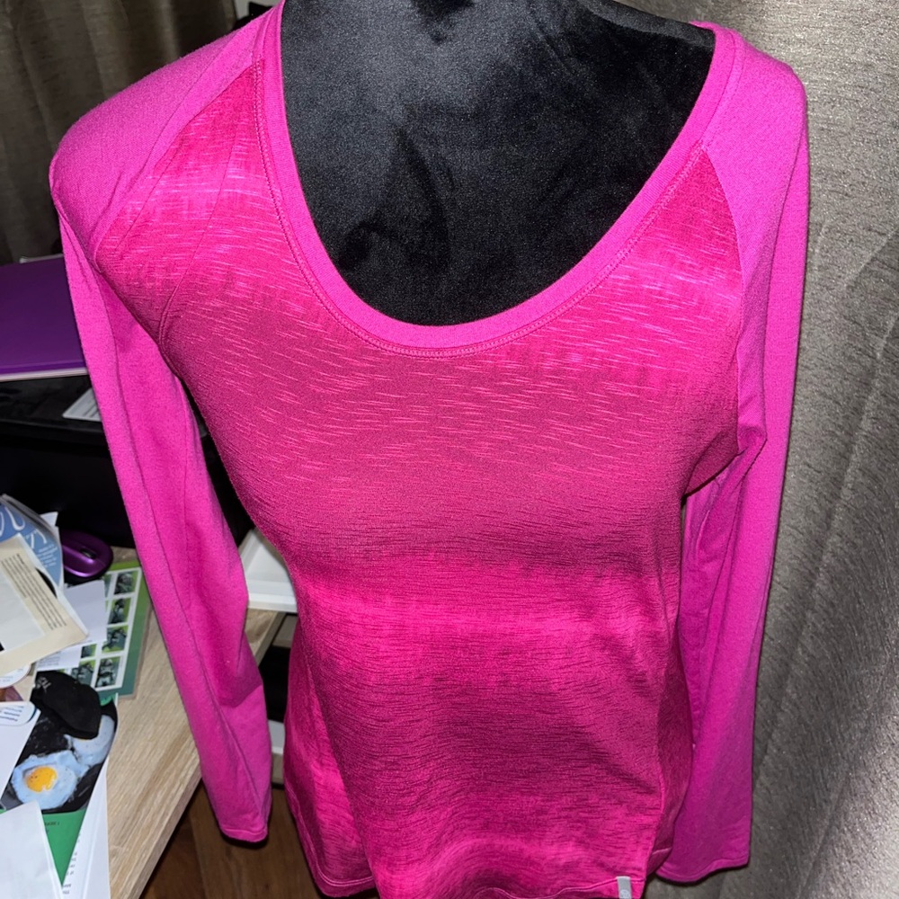Mountain Hardware Pink ladling Sleeve Shirt.